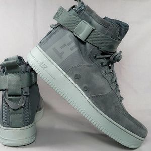Nike Womens SF Air Force 1 Mid